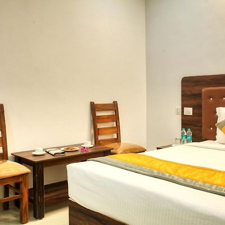 Visa Inn Transit Stay With Airport Transfer Бангалор Екстериор снимка